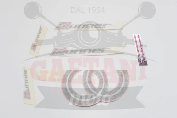 577973 - KIT TARGHETTE ADESIVI ORIGINALE GILERA RUNNER Di Tendenza