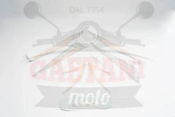 Compra Online 62429800A1 - KIT ADESIVI TARGHETTE ORIGINALE PIAGGIO NRG '06