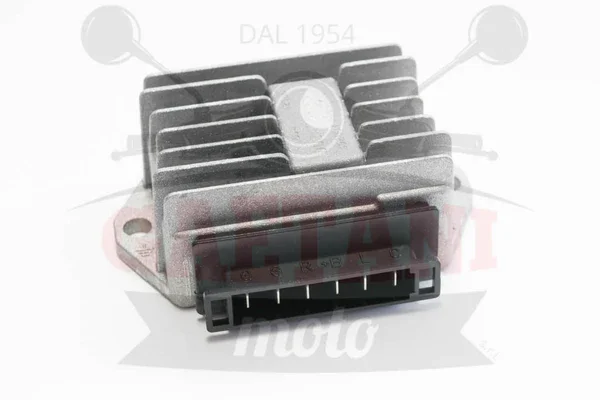 Compra Oggi Stesso 348520 - DUCATI ENERGIA REGOLATORE 12V / 25A CON SPIA - C.C.