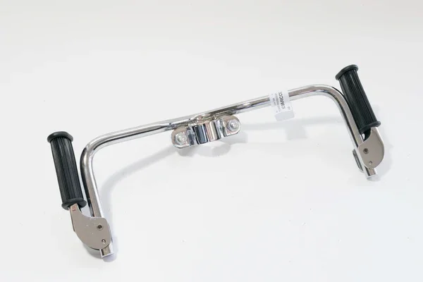 Novità A120 - POGGIAPIEDI PASSEGGERO CROMATO CON GOMMINI LAMBRETTA C 125 - D 125-150