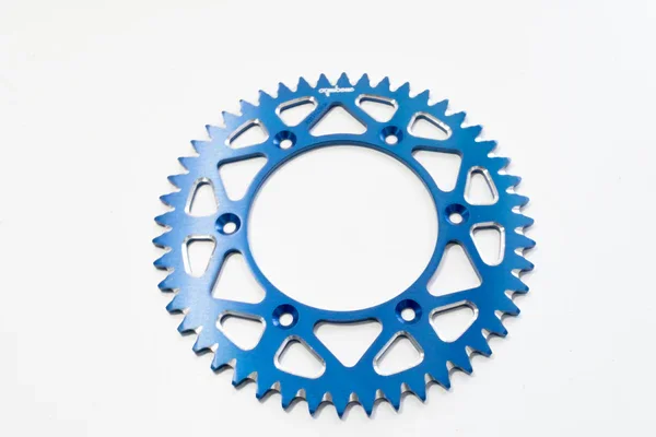 367083148BL - CORONA 48 DENTI BLUE ERGAL SCARICO FANGO EXC 520/SX 200/FE 450 Saldi