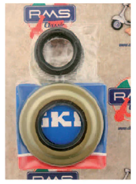 Consegna Rapida 100200860 - Kit revisone albero motore skf vespa pxe arco con o ring e paraoli blu