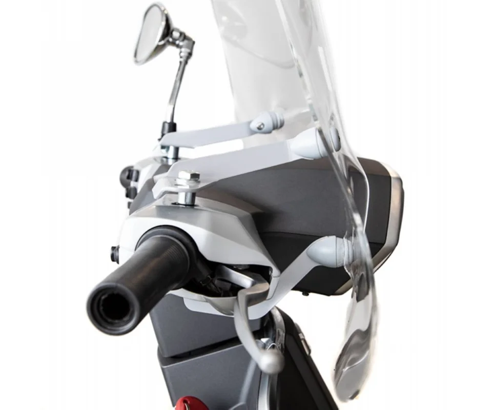 Parabrezza Isotta Alta Protezione 650x725x3 Per Lambretta V-special 200Modelli dal 2018 al 2026 SC3554-A/157 Nuova Collezione