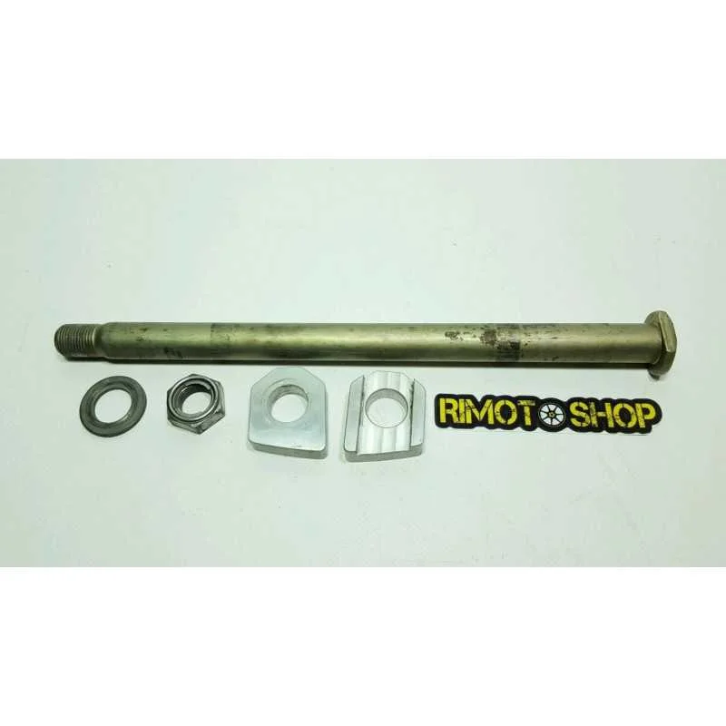 Occasione 07 11 TRIUMPH STREET TRIPLE 675 perno ruota posteriore