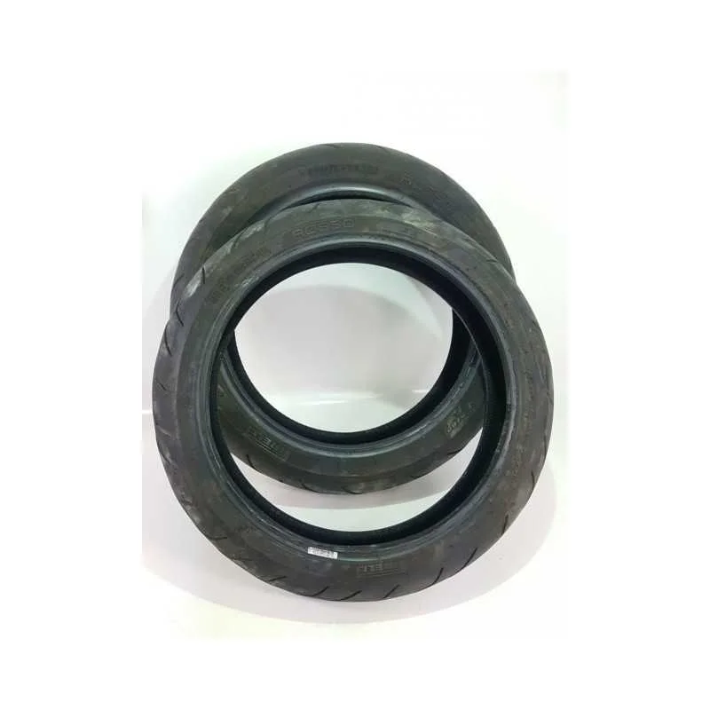 Offerta Del Giorno Kawasaki ER 6N gomme Pirelli Diablo rosso II tires
